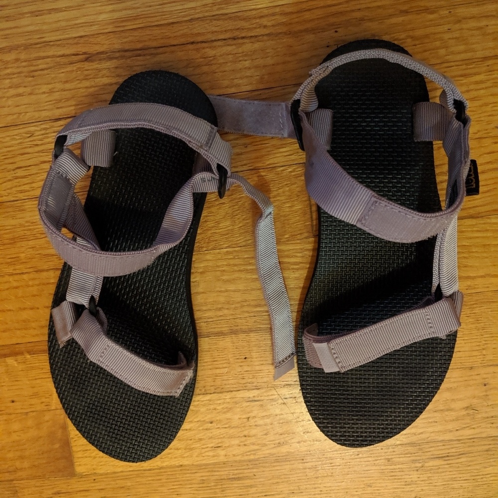 Teva original universal sandal like new